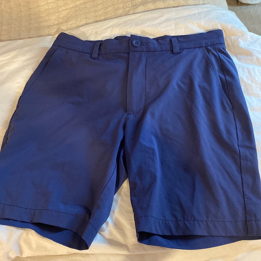Vineyard vines performance shorts